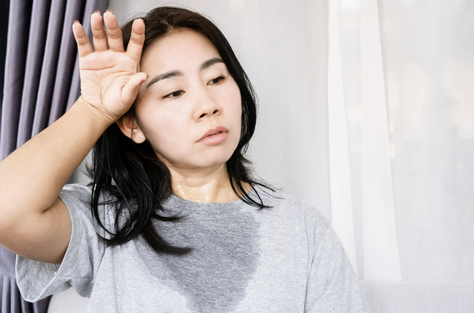 bau badan saat hamil, penyebab bau badan hamil, cara mengatasi bau badan ibu hamil, keringat berlebih saat hamil, deodoran untuk ibu hamil, Bunda, si Kecil
